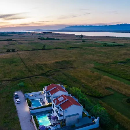 Villa Ana,Luxury Wellness Villa With Heated Pool And Jacuzzi-3